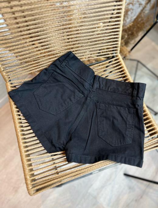 Short mom negro rigido