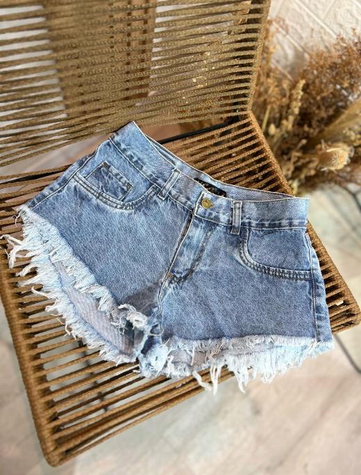 Short tiro bajo celeste